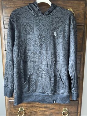 Threyda Gray Geometric Pullover Hoodie - Men's Small